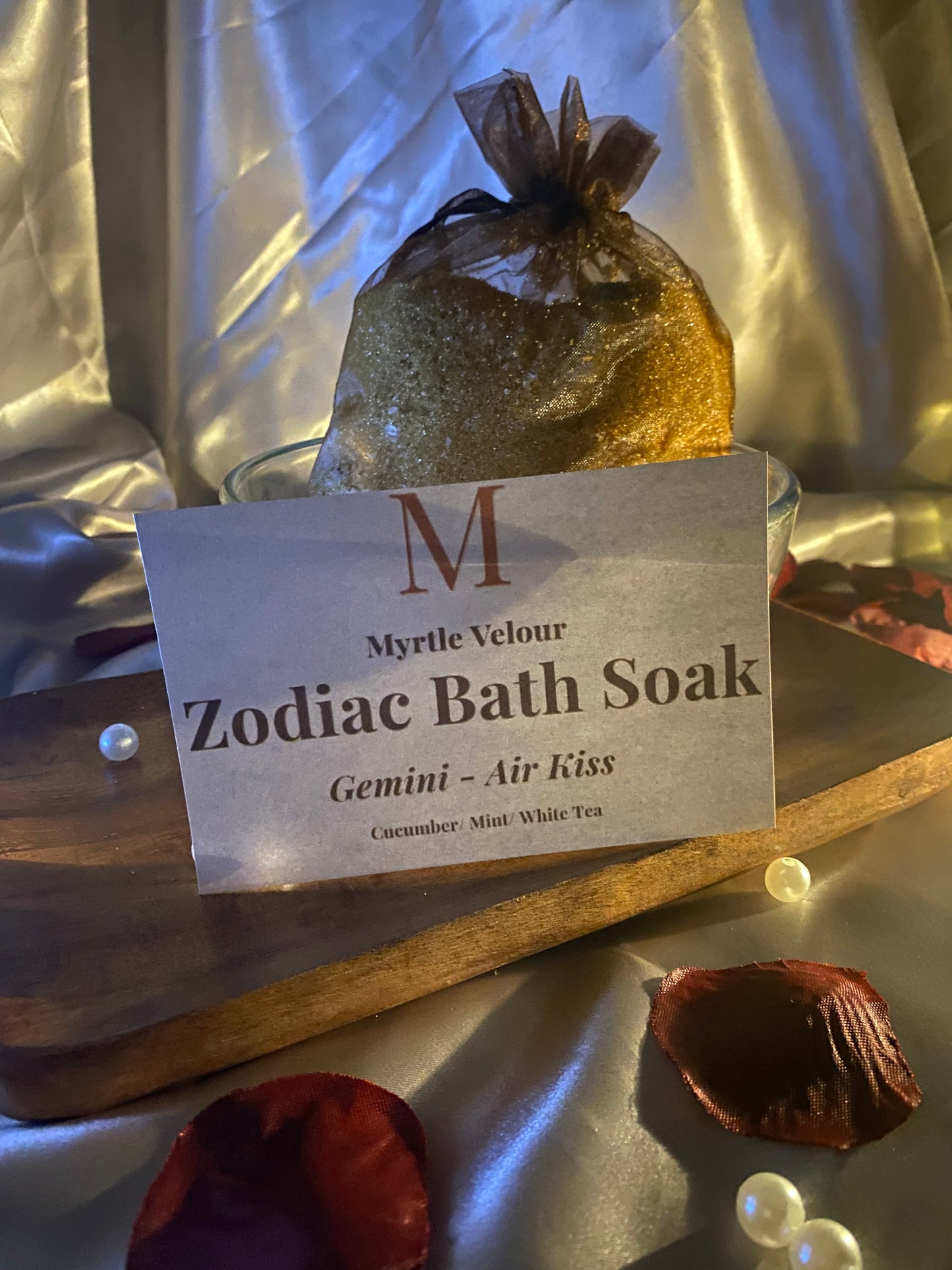 Gemini Zodiac Bath Soak- Air Kiss